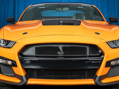 Used 2021 Ford Mustang Shelby GT500 w/ Carbon Fiber Track Pack image 17