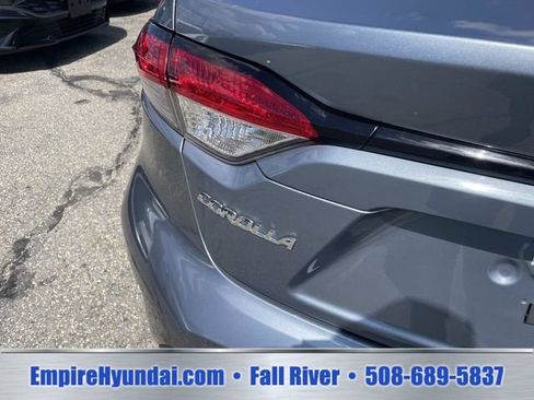 Used 2025 Toyota Corolla LE FWD image 5