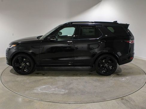 New 2026 Land Rover Discovery Dynamic SE image 2