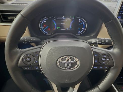 Used 2022 Toyota RAV4 Limited image 18