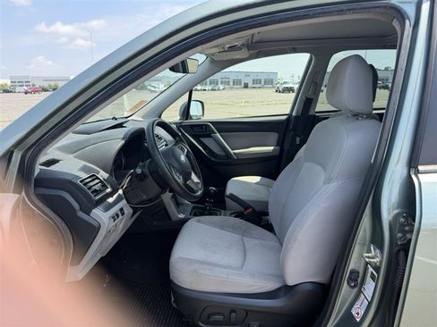 Used 2017 Subaru Forester 2.5i Premium AWD/4WD image 10