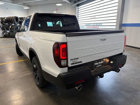 New 2026 Honda Ridgeline Black Edition image 7