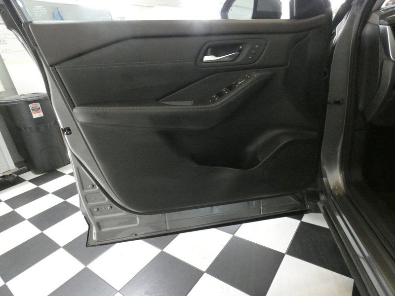 Used 2023 Nissan Rogue SL FWD image 31