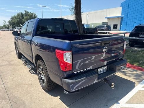 Used 2021 Nissan Titan SV w/ SV Convenience Package RWD image 5