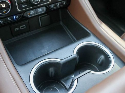 Used 2024 Chevrolet Tahoe High Country image 30