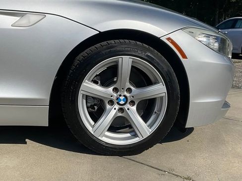 Used 2009 BMW Z4 sDrive30i image 9