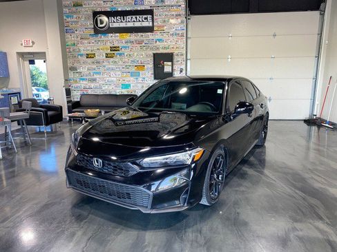 Used 2025 Honda Civic Sport image 5