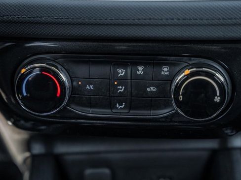 Used 2024 Chevrolet TrailBlazer LT image 21