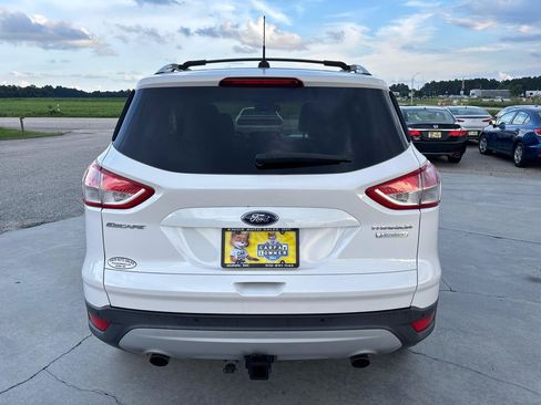 Used 2013 Ford Escape Titanium w/ Class II Trailer Tow Pkg FWD image 5