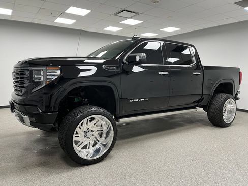 Used 2023 GMC Sierra 1500 Denali Ultimate AWD/4WD image 6