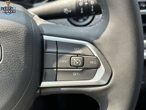 Used 2023 Jeep Compass Latitude AWD/4WD image 21