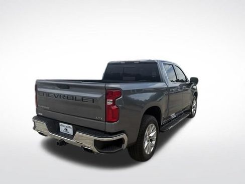 Used 2020 Chevrolet Silverado 1500 LTZ AWD/4WD image 3