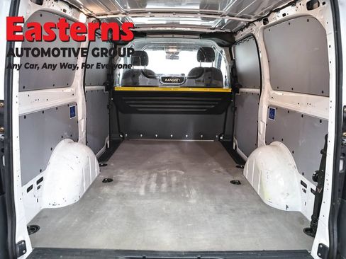 Used 2022 Mercedes-Benz Metris image 9