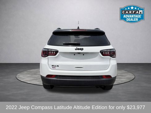 Used 2022 Jeep Compass Latitude w/ Sun and Sound Group AWD/4WD image 4