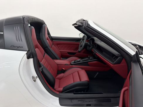 Certified 2026 Porsche 911 Targa 4 GTS AWD/4WD image 27
