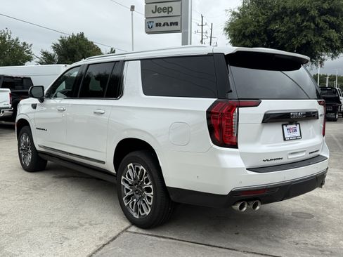 Used 2023 GMC Yukon XL Denali Ultimate AWD/4WD image 7