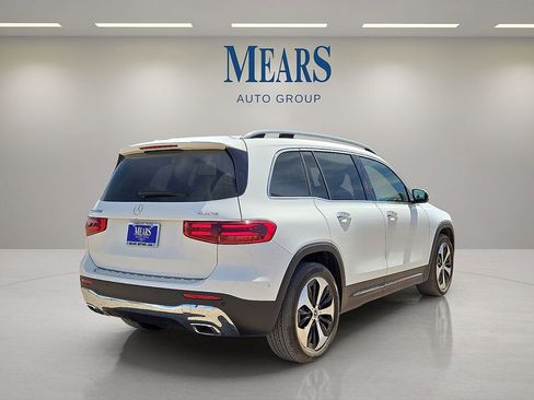 Used 2025 Mercedes-Benz GLB 250 4MATIC image 5