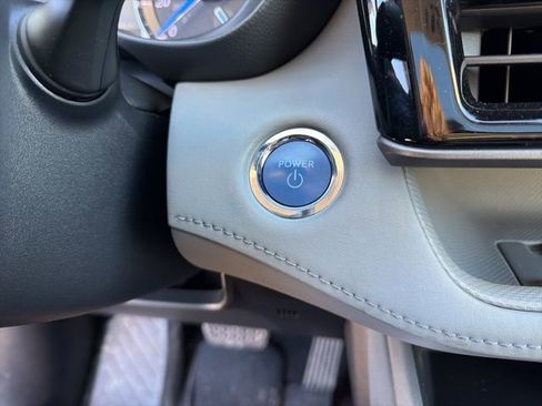 Used 2022 Toyota Highlander XLE image 20