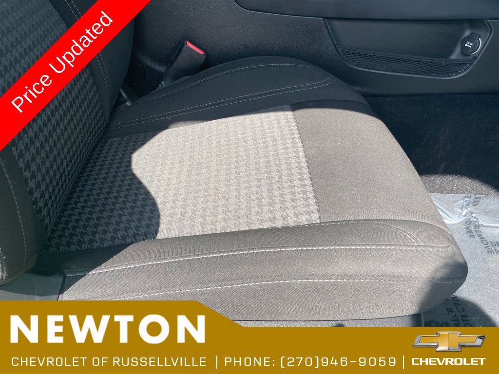 Used 2023 Dodge Challenger SXT w/ Blacktop Package RWD image 21
