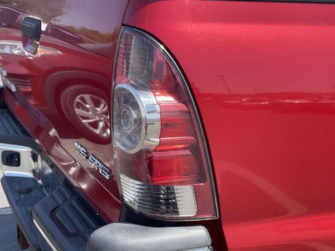 Used 2015 Toyota Tacoma 4x4 Double Cab w/ SR5 Package image 24