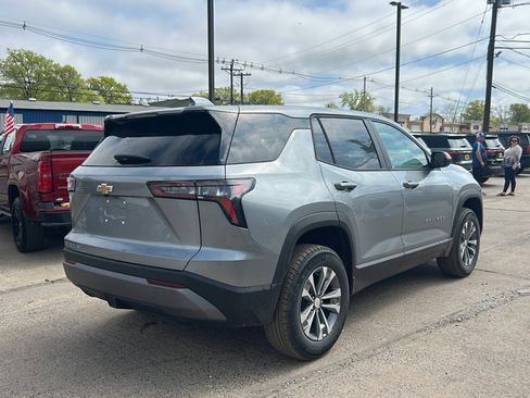 New 2026 Chevrolet Equinox LT AWD/4WD image 8