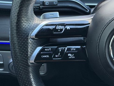 Used 2024 Mercedes-Benz GLS 580 4MATIC image 17