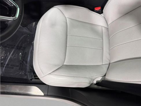 Used 2024 Land Rover Range Rover Sport SE image 29