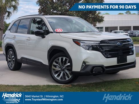Used 2025 Subaru Forester Touring AWD/4WD image 1