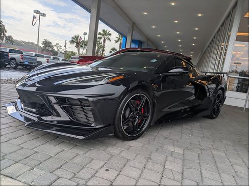 Used 2025 Chevrolet Corvette Stingray Coupe w/ 1LT RWD image 1