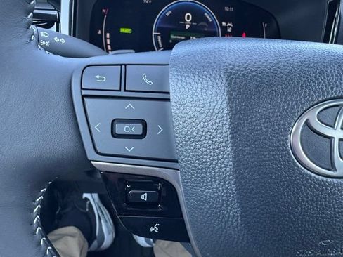 New 2026 Toyota Camry Hybrid FWD image 21