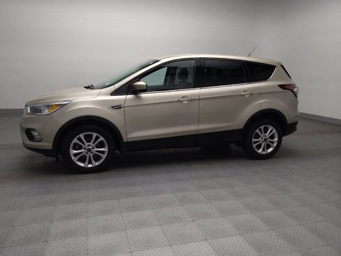 Used 2017 Ford Escape SE w/ SE Cold Weather Package FWD image 2