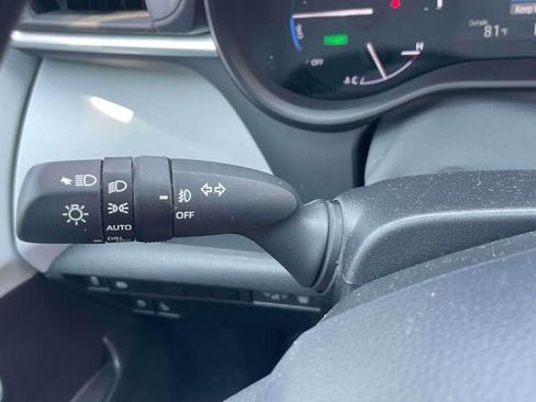 Certified 2025 Toyota Sienna XLE FWD image 27