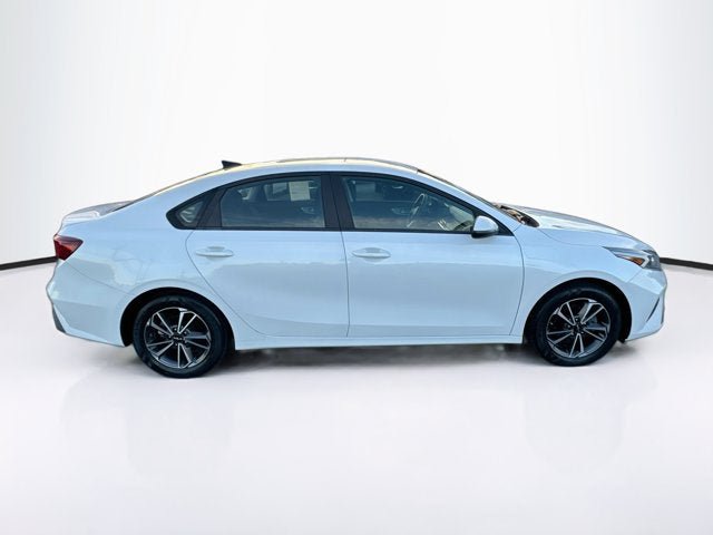 Certified 2023 Kia Forte LXS w/ LXS Technology Package FWD image 4