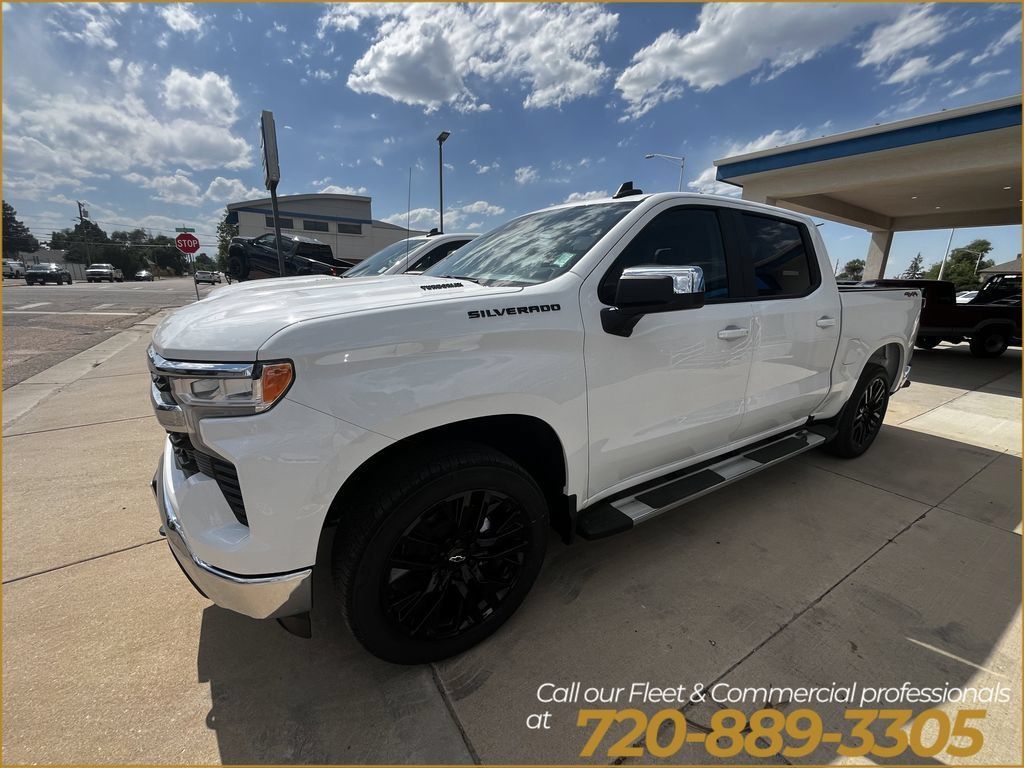 Used 2025 Chevrolet Silverado 1500 LT w/ Leather Package AWD/4WD image 1