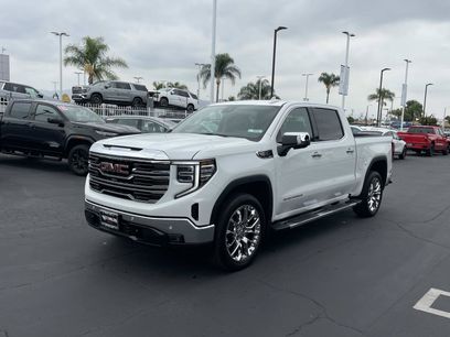 New 2026 GMC Sierra 1500 SLT w/ SLT Premium Package