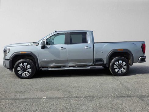 Used 2024 GMC Sierra 2500 Denali w/ Denali Reserve Package AWD/4WD image 6