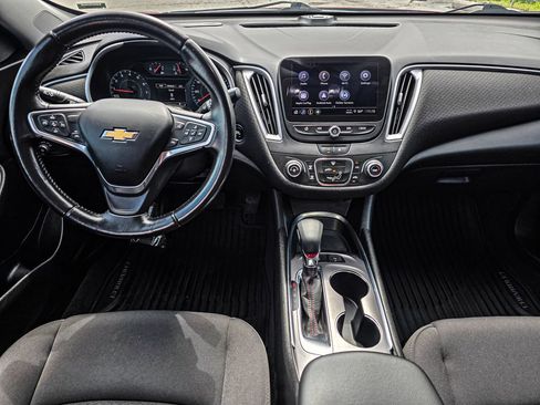 Used 2021 Chevrolet Malibu RS FWD image 32
