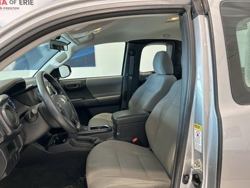 Used 2016 Toyota Tacoma SR image 13