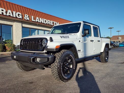 Used 2024 Jeep Gladiator Sport image 24