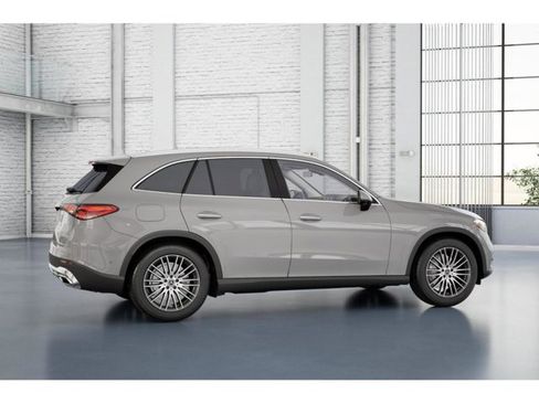 Used 2026 Mercedes-Benz GLC 300 4MATIC image 18