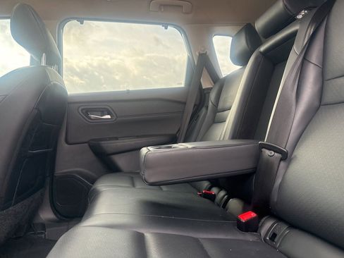Used 2023 Nissan Rogue SV w/ SV Premium B Package FWD image 35