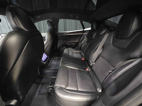 Used 2022 Tesla Model S Base image 25