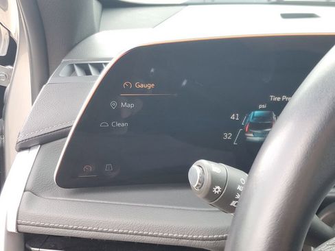 Used 2025 Cadillac XT4 Premium Luxury FWD image 29