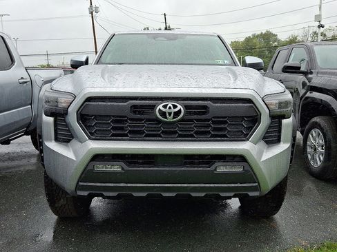 New 2025 Toyota Tacoma TRD Off-Road image 2