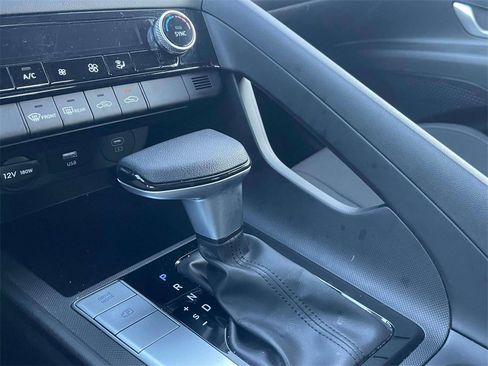 Used 2024 Hyundai Elantra SEL image 30