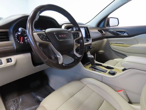 Used 2018 GMC Acadia Denali w/ Technology Package FWD image 7