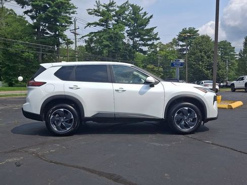 Used 2024 Nissan Rogue SV AWD/4WD image 7