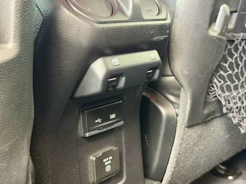Used 2018 Jeep Wrangler Unlimited Rubicon AWD/4WD image 13