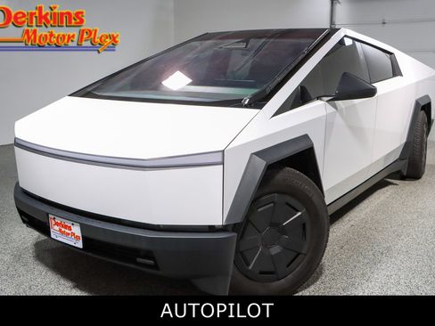 Used 2024 Tesla Cybertruck AWD Crew Cab image 1