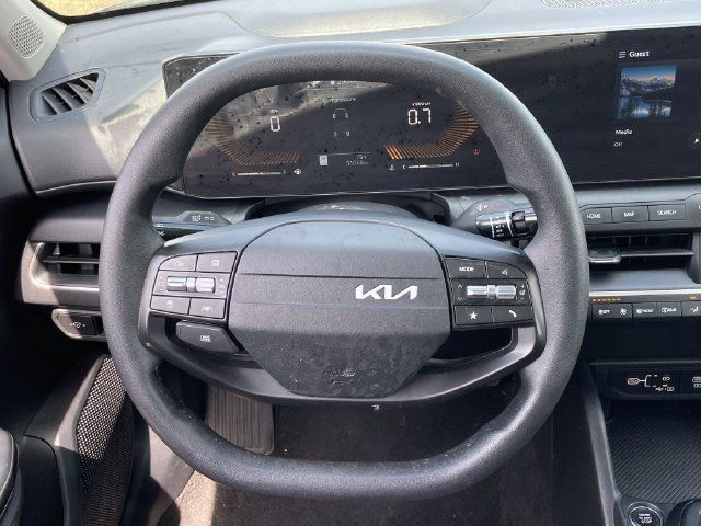 Used 2025 Kia K4 FWD image 11